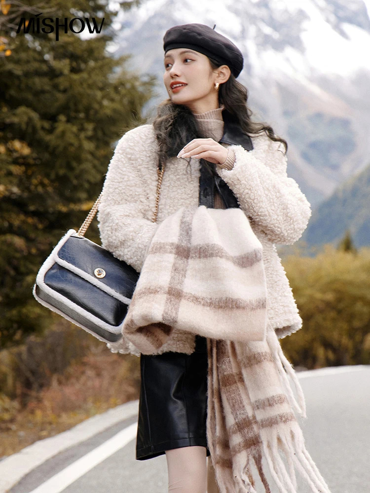 MISHOW Winter Faux Fur Crop Coat Women Splice Lapel Thick Warm Contrast Integrated Versatile Short Jackets MXC52W0151 241104