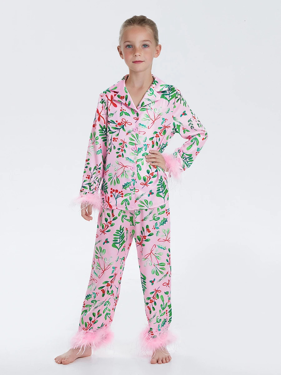 Mommy and Me Christmas Pajama Sets Feather Trim 2 Piece Sleepwear Pjs Lounge Nightwear for Women Baby Girls 241106