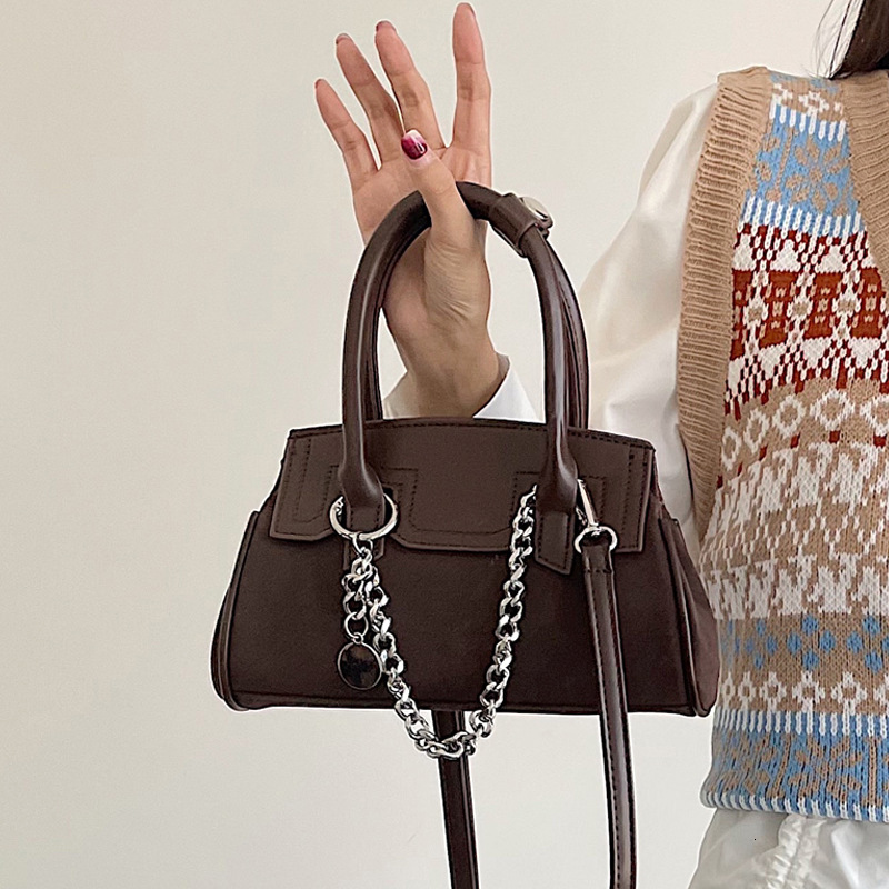New designer autumn and winter high-end frosted handbag for women, single shoulder underarm bag, new crossbody bag, fashionable bag