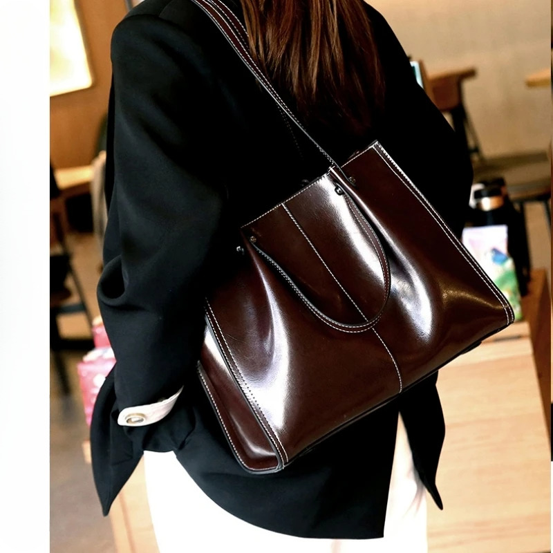 Woman Shoulder Soft Leather Large Capacity Square Tote Bag Vintage Fashionable Cowhide Handbag Shopping Underarm Bags Check Style Womens Purse Designe