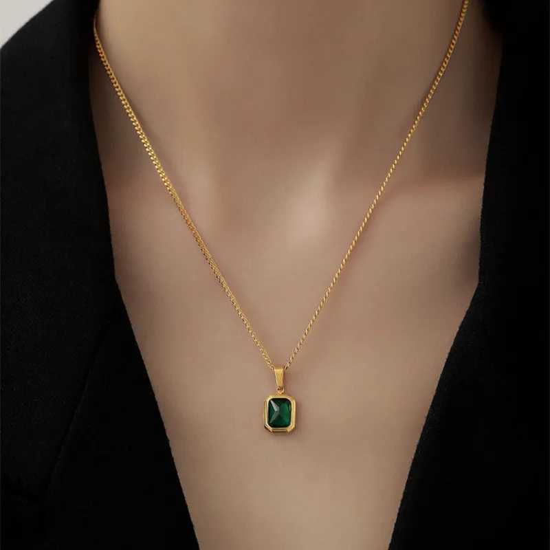 Fashionable retro square green zircon pendant necklace used for charming necklaces girls wedding engagement jewelry gifts X241106