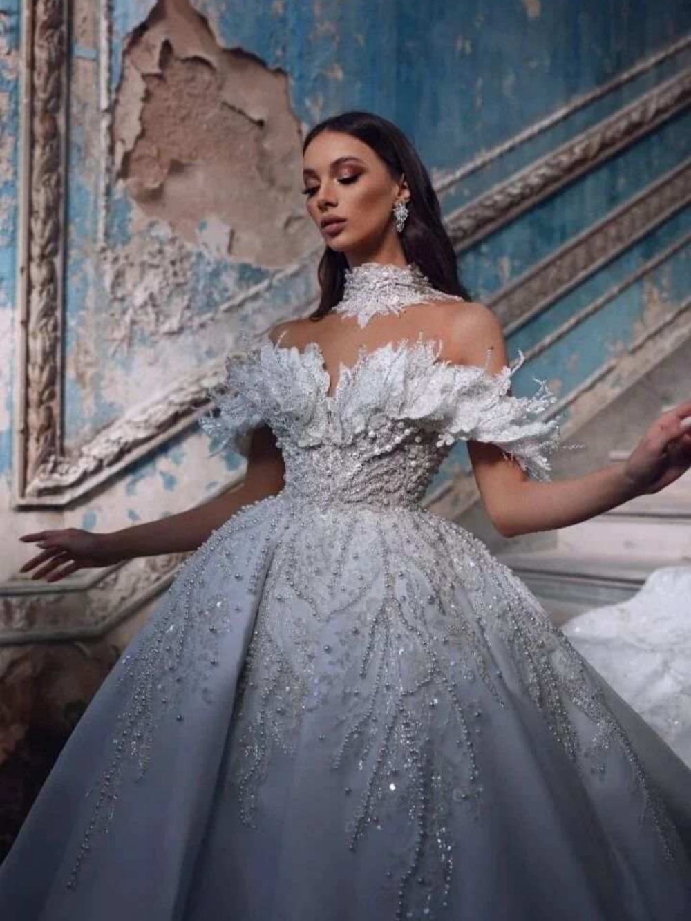 Luxury Ball Gown Sequins Beaded Pearls Off Shoulder Wedding Dress Customized Sleeveless Long Sweep Train Bridal Dresses