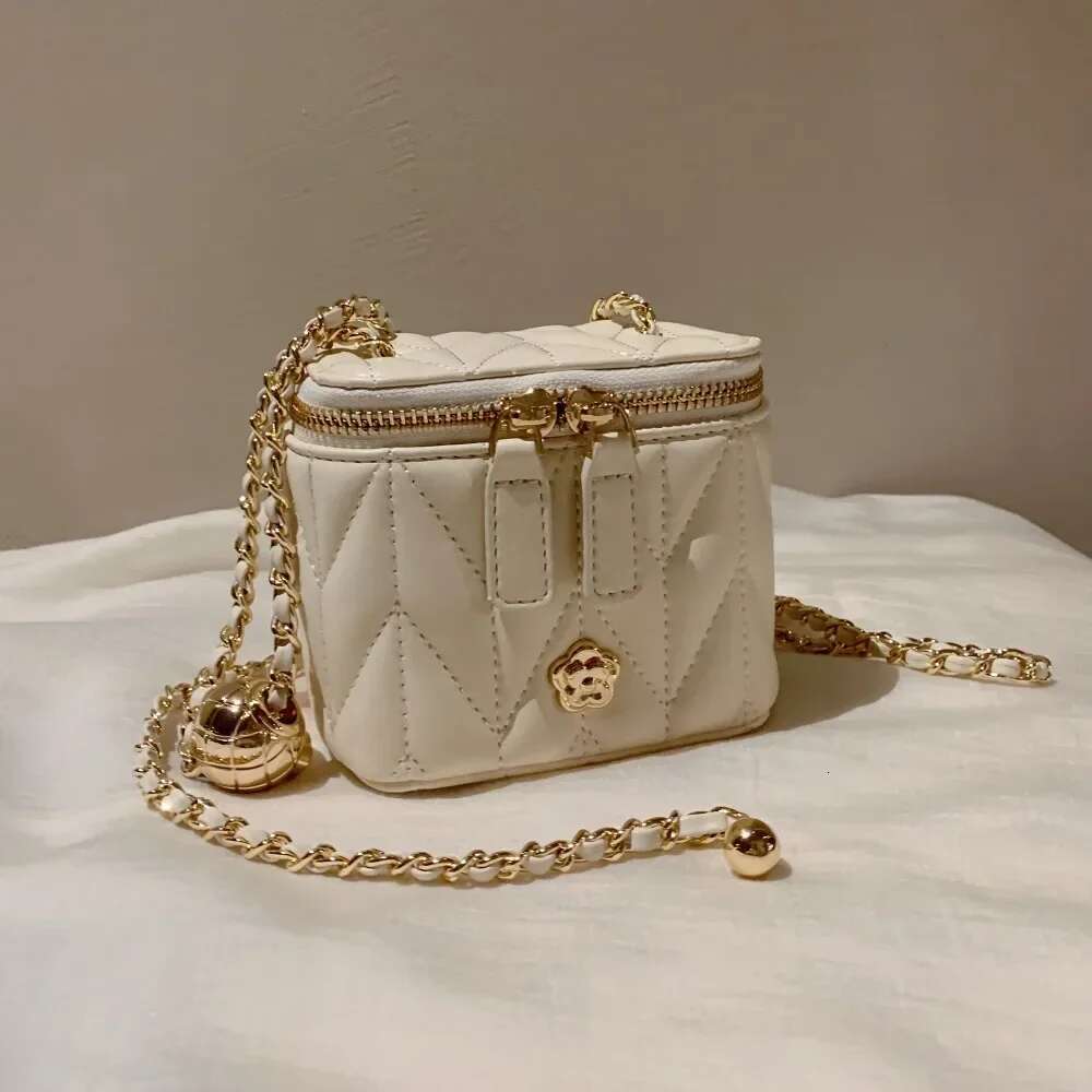 Designer Bag New Fashionable Versatile Small Golden Ball Chain Box Bag Bag Niche High-End Casual Diamond Shoulder Messenger Bag Shoulder Bag