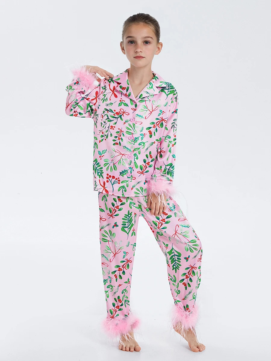 Mommy and Me Christmas Pajama Sets Feather Trim 2 Piece Sleepwear Pjs Lounge Nightwear for Women Baby Girls 241106