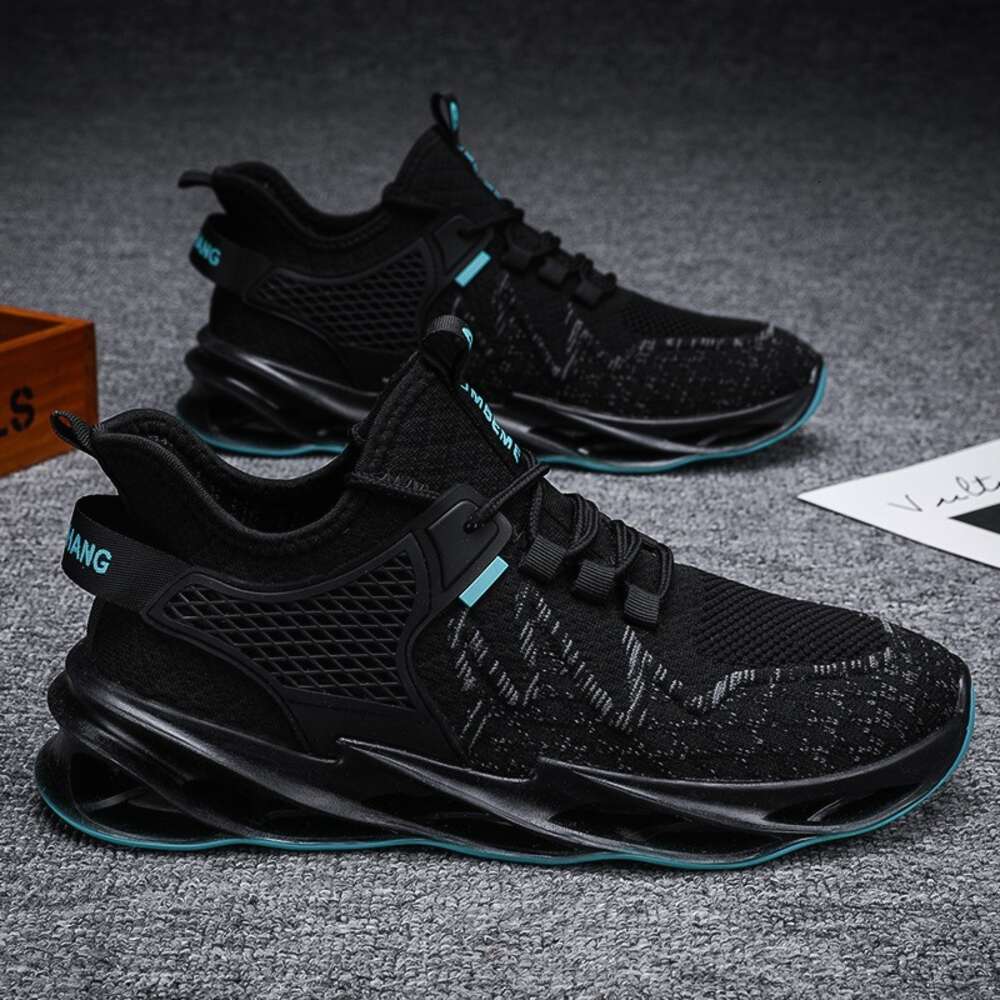 Leisure Men's Summer New Breathable Solid Color Trend Running And Sports Shoes