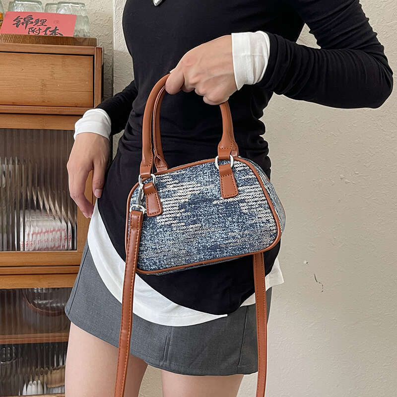 Designer Bag Women's Bag 2024 New Crossbody Bag Niche Design Single Shoulder Carrying Small Square Bag Work Small Handbag