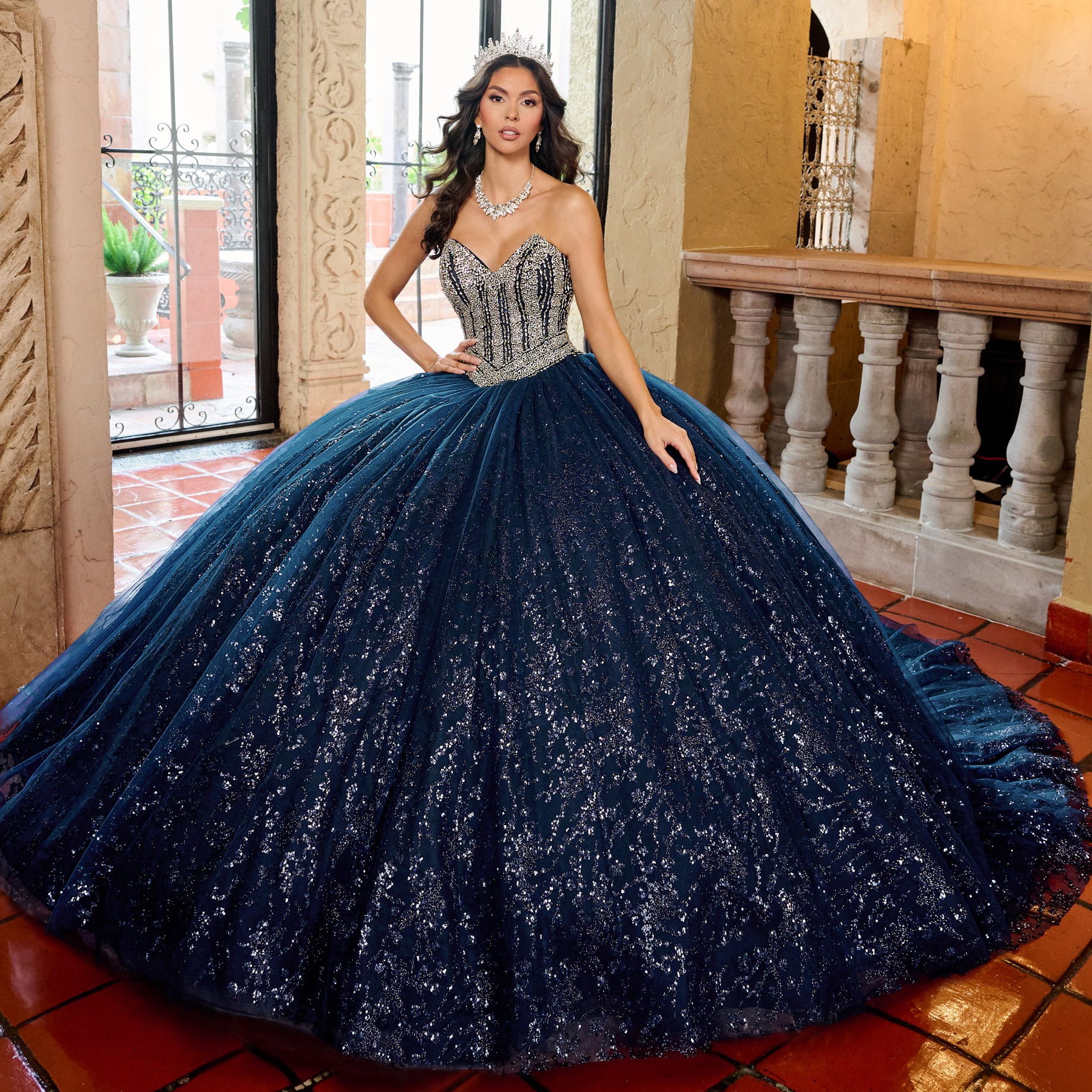 Shining Ball Gown Beaded Quinceanera Dresses Sequined Prom Gowns Sweetheart Necke Sixteen Sweet 15 Tulle Masquerade Dress 0212D