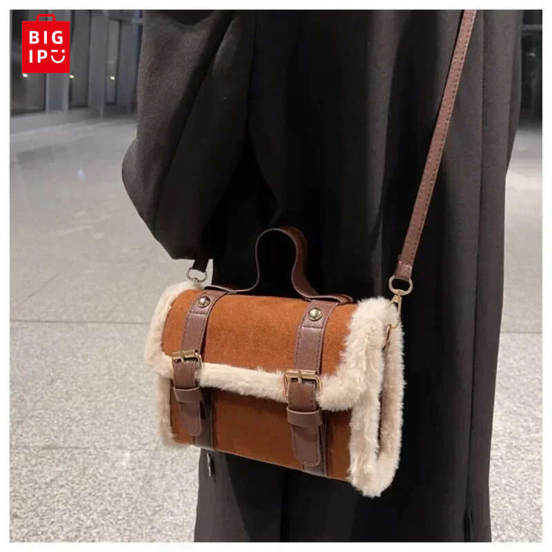 Designer Bag Lamb Wool Splicing Small Bag 2024 New Trend Versatile Handbag Fashionable Single Shoulder Crossbody Large Capacity Square Bags 19a
