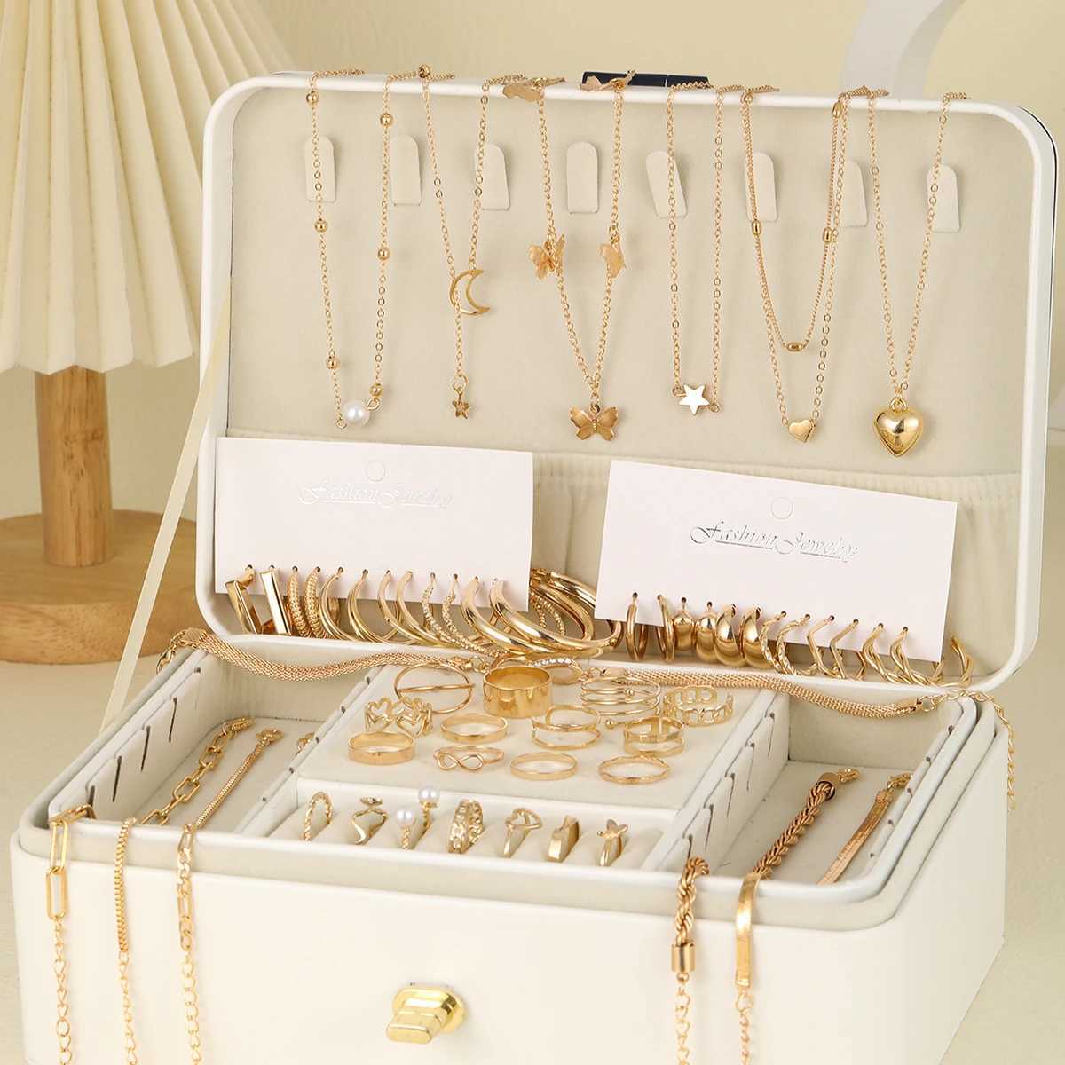 Elegant retro chic jewelry set including pendant necklace twisted C-ring earrings gold ring bracelet daily set X241106
