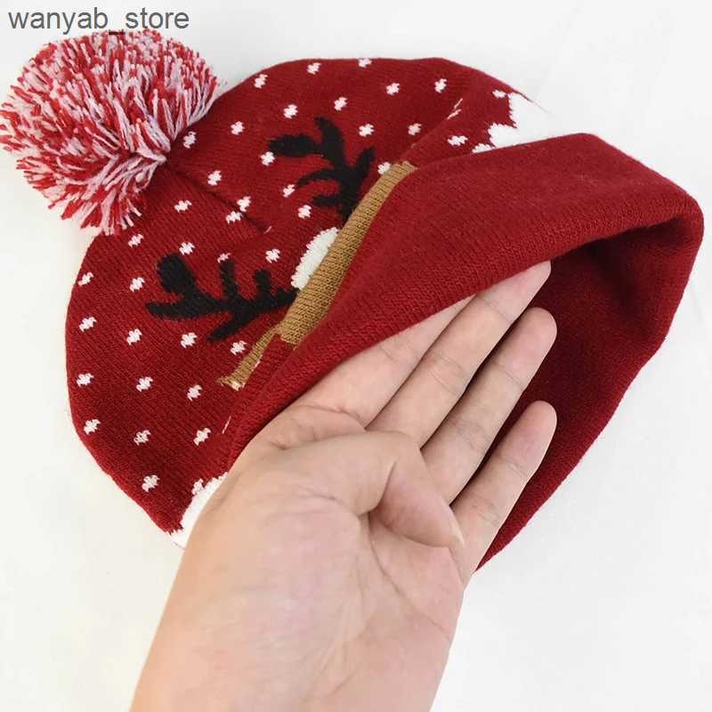 Wide Brim Hats Bucket Hats Christmas Hats Sweater Santa Elk Knitted Beanie Hat With LED Light Up Cartoon Patteren Christmas Gift For Kids New Year Sup