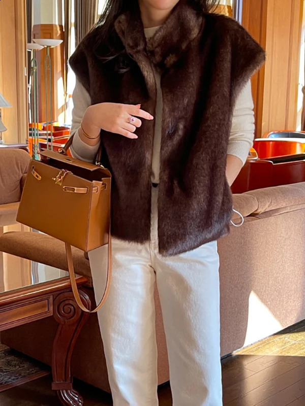 y Faux Fur Vest Korean Fashion Women Winter Fall n Solid Color High Quality Coats Sleeveless 241104