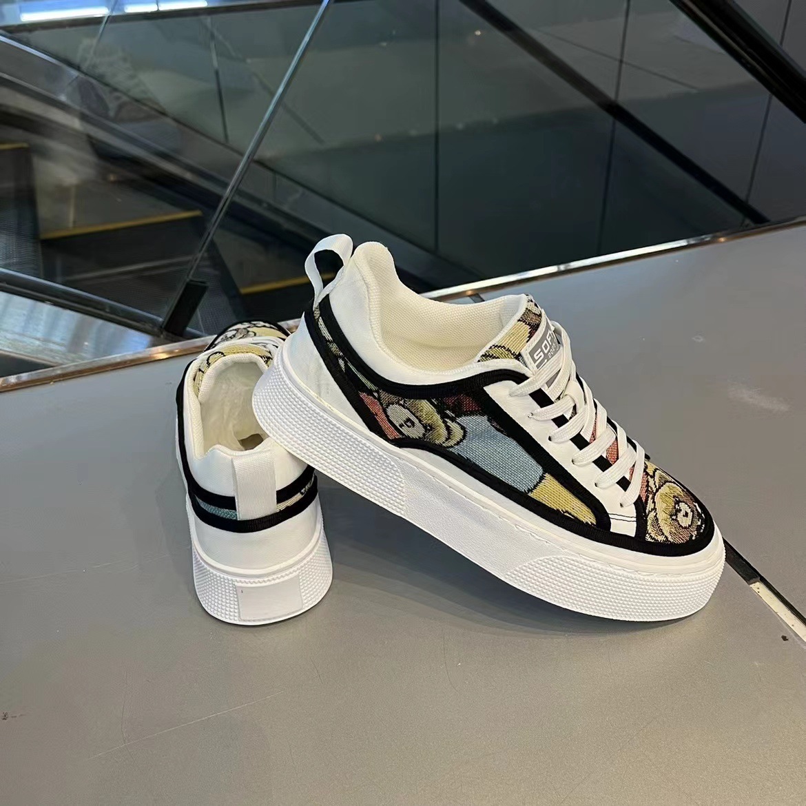 Thick soled for summer 2024, new breathable teddy bear printed canvas shoes, trend versatile men's casual shoes