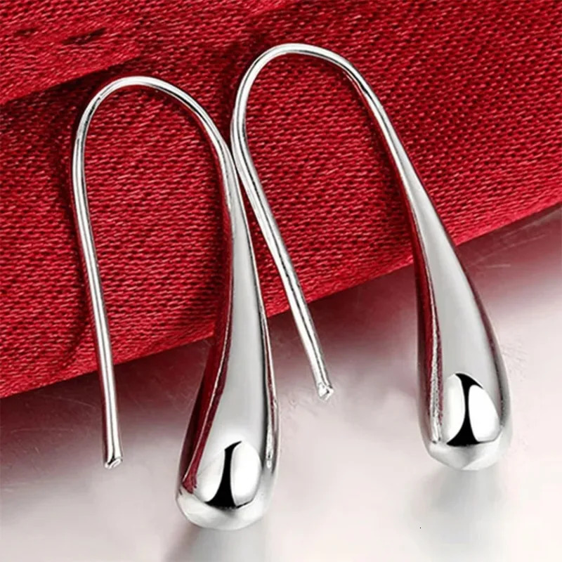 Fashion S925 Silver Needle Earrings Ring Bracelet Set Simple Personality Womens Water Drop Fourpiece Jewelry for Women Gift 241106