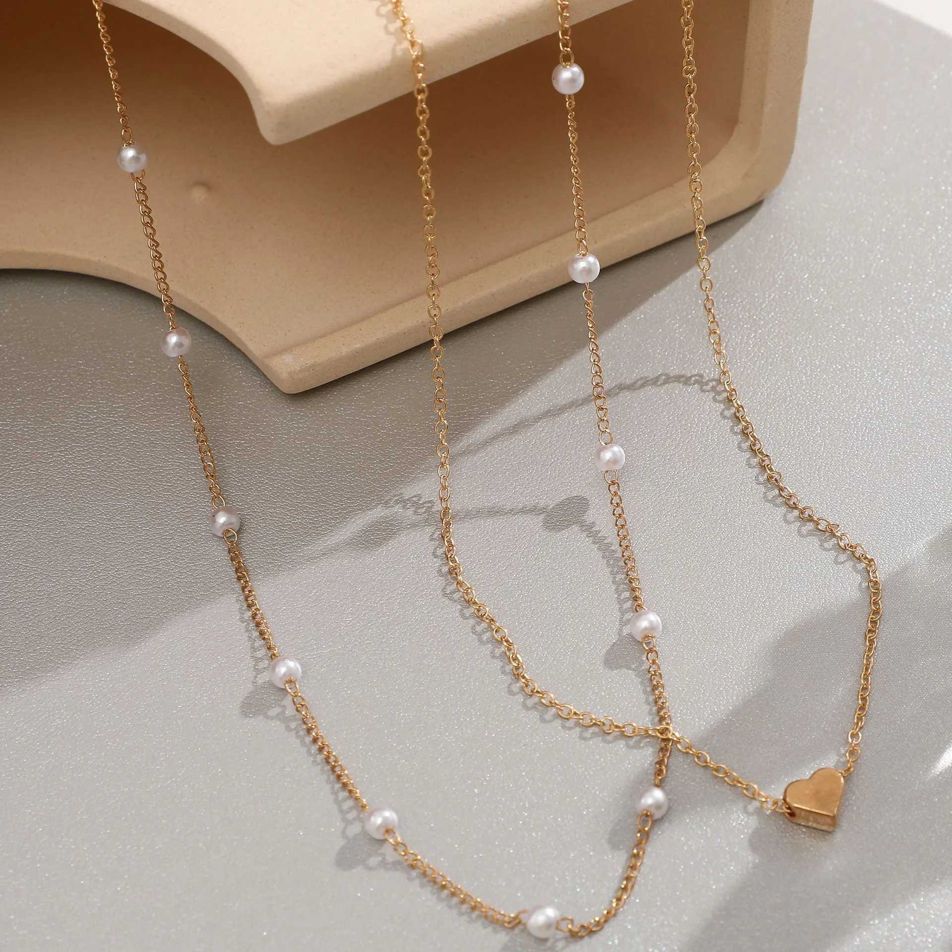 Lats Simple Pearl Choker necklace suitable for Wen Fashion double layered chains small pendant necklaces jewelry gifts whole piece X241106