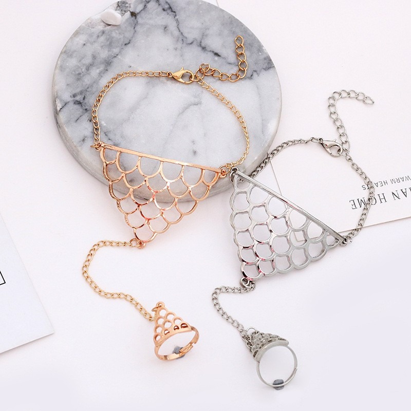 Creative Fashionable Simple European and American Hand Jewelry Women's Metal Fish Scales Finger Connected Multi-layer Hollow Integrated Chain Rin