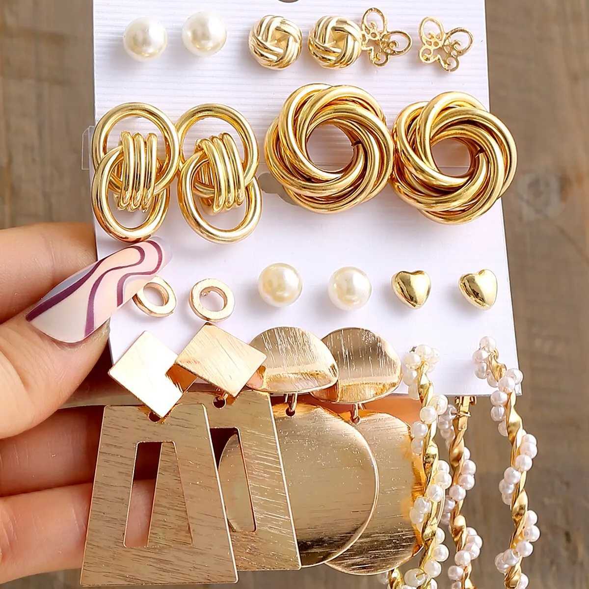 New Creative Simple Temperature Womens Party Metal Gitli Wound Fake Pearl Earrings X241106