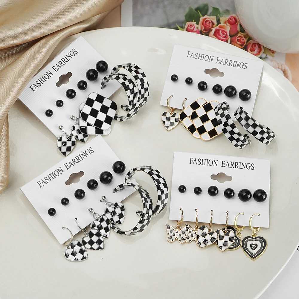 WIFE Retro Geely Plaid Pendant Earring Set Suitable for Warm Fashion Black and White Latte Earrings 2022 Jewelry X241106