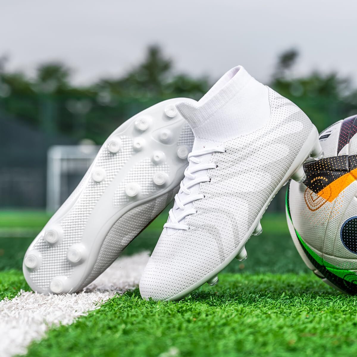 Neutral adult soccer spikes, suitable for men's indoor/outdoor five-a-side soccer shoes