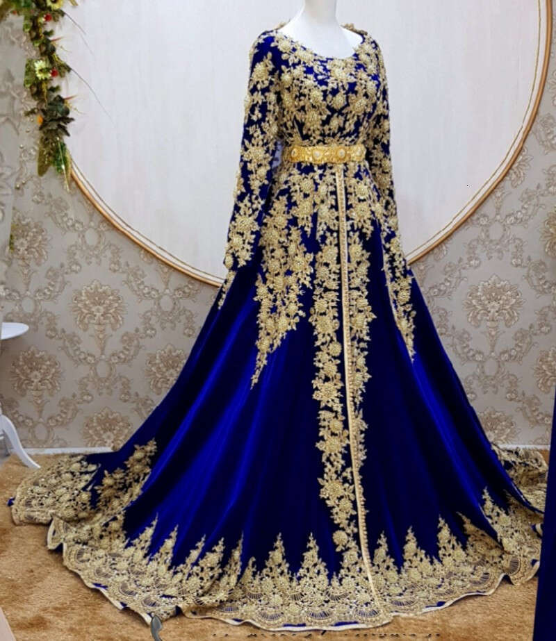 Caftan Marocain Royal Blue Evening Dresses Long Sleeve gold Applique kaftan Prom Dress with Cape Vestidos Formale De bc19730