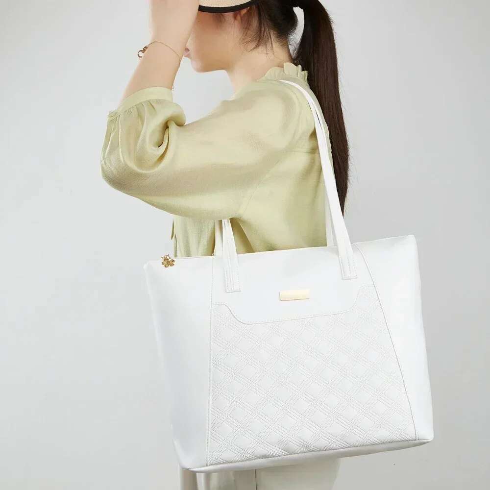 Designer Bag Autumn And Winter New Large-Capacity Bag Fashionable Simple Shoulder Commuter Versatile Armpit Bag Women Handbag Casual Tote