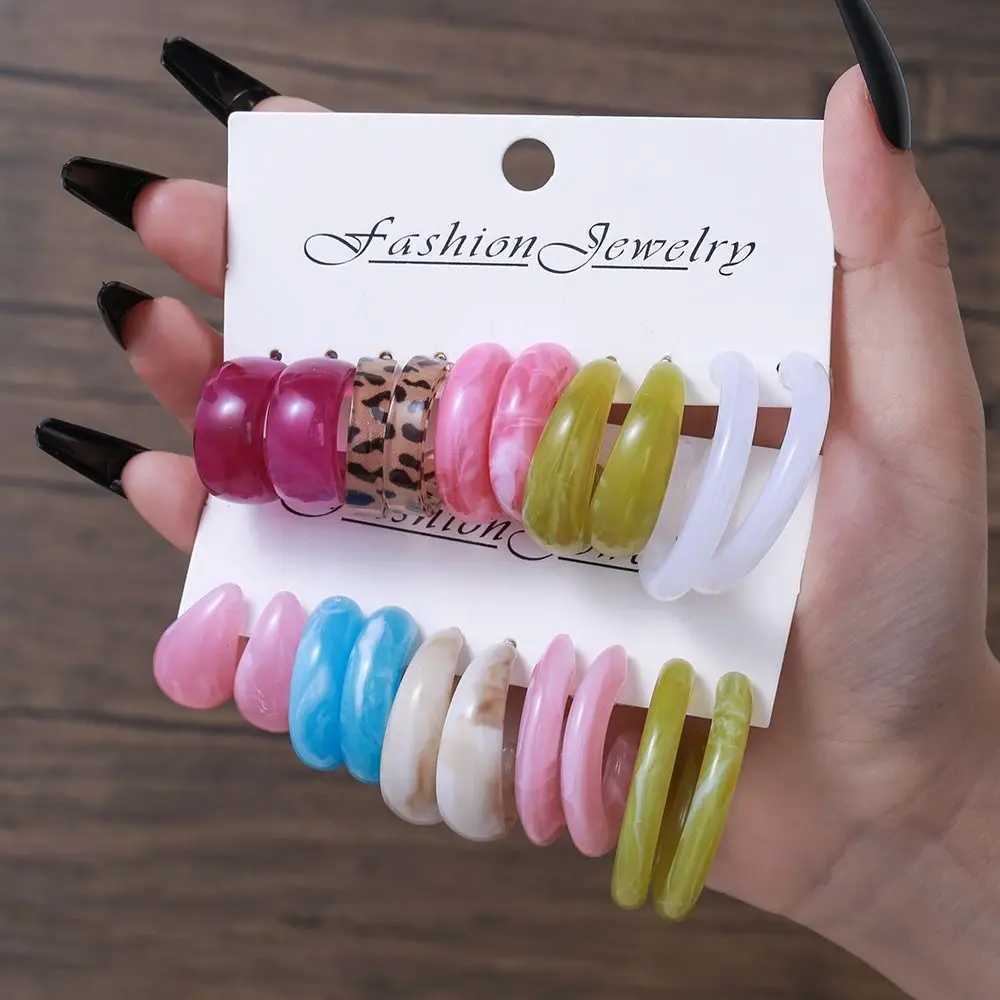 New colored acrylic earring set suitable for vintage Geely C-shaped resin ring earrings fashionable jewelry gifts X241106