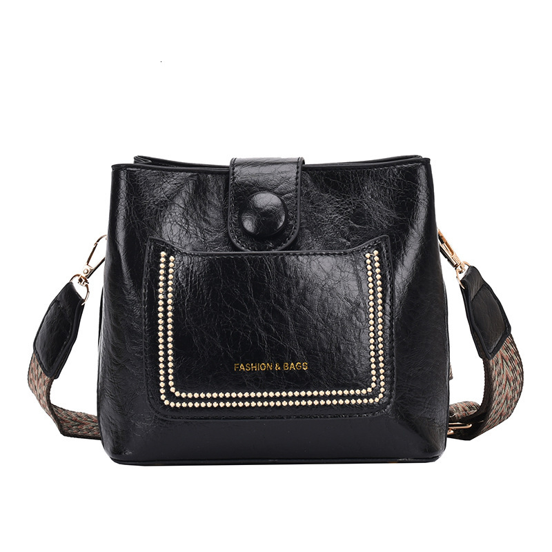 Unique Design With A Sense Of Luxury, 2024 New Versatile And Minimalist Single Shoulder Diagonal Cross Portable Bucket Bag