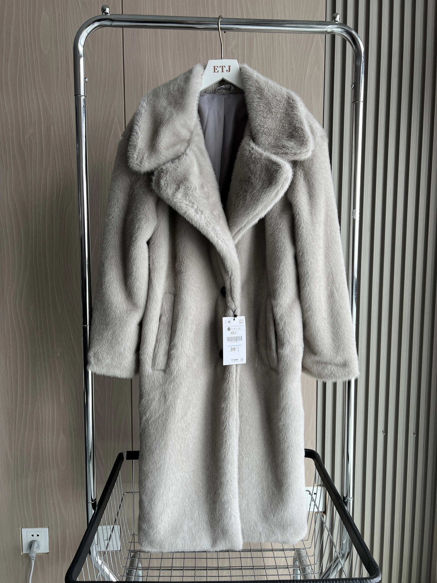Traf Womens Winter Collection ious Faux Fur Effect Long Coat Thick and Warm Padded Jacket for Women 241104