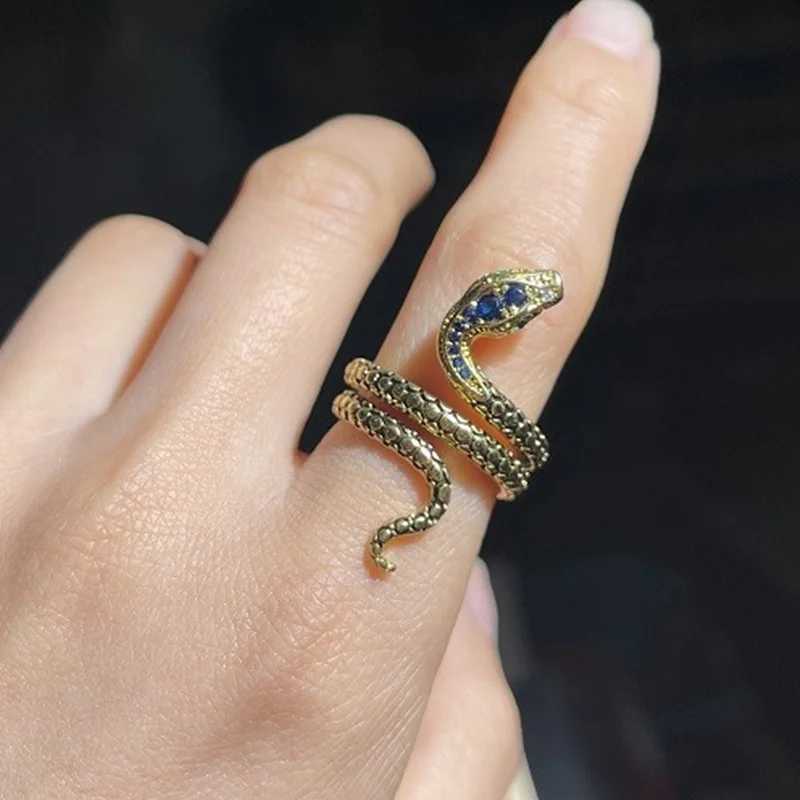 Vintage punk inlaid zircon snake open ring personalized ring jewelry snake ring charm finger ring party jewelry gift X241106