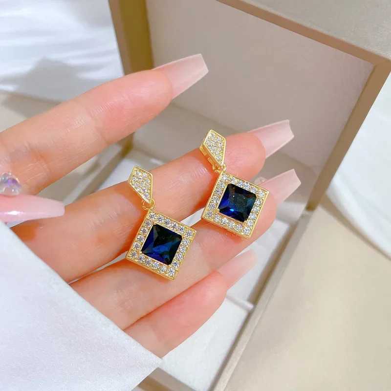 Exquisite Geely Square Necklace Earrings Bracelet Jewelry Set Charm Womens Jewelry Fashion Bridal Accessories Set Rantic Gift X241106