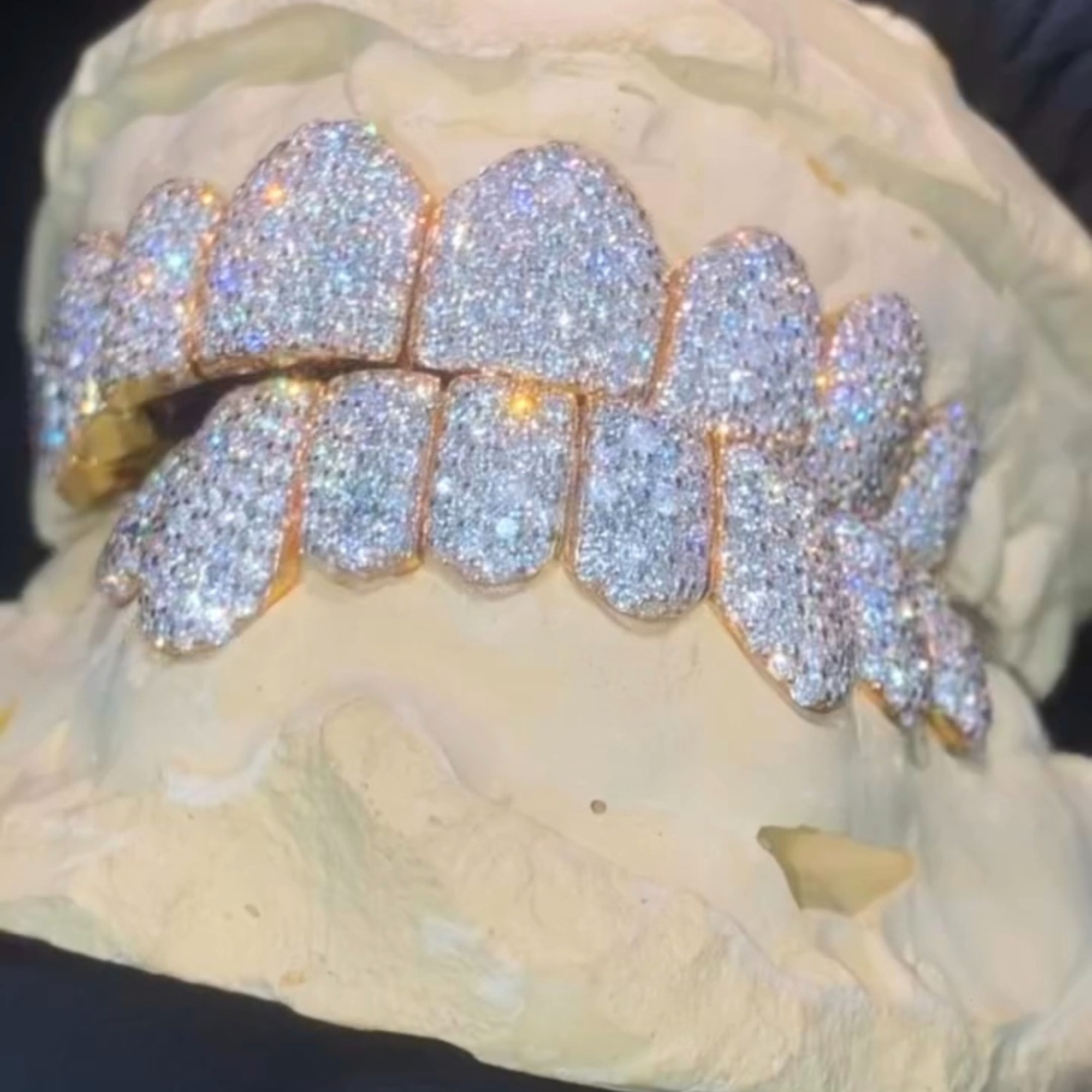 Hip Hop Custom Iced Out Moissanite Dia Grillz Teeth Sier Jewelry Best Price