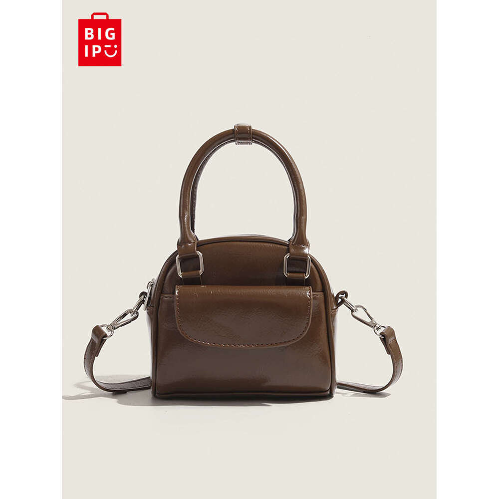 Designer Bag Korean Niche Design Handbag 2024 New Western-Style Commuting Handbag Retro Fashion Crossbody Shell Bag For Women