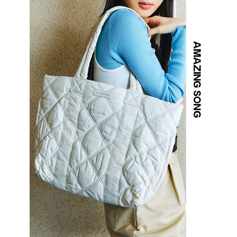 Amazing Song Down Tote F/W New Light And Waterproof Large Capacity Laptop Bag