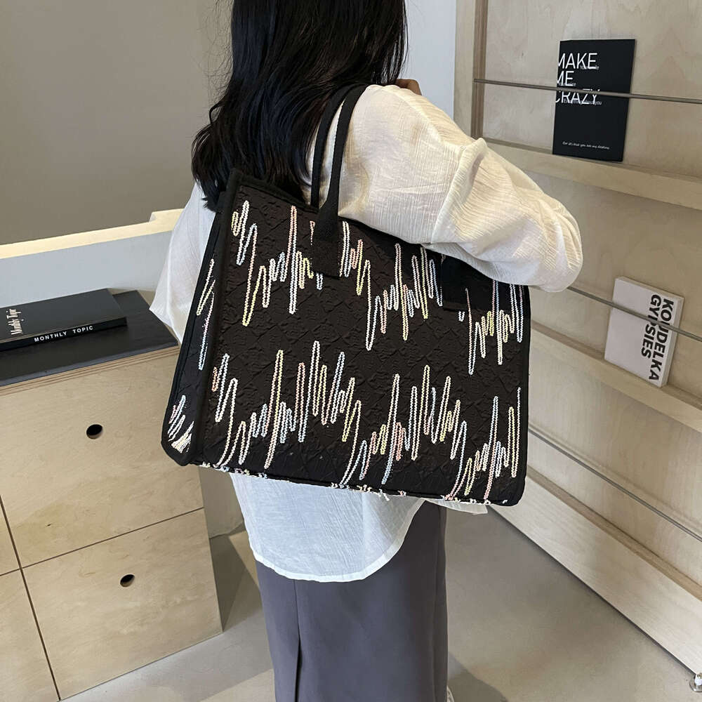 Designer Bag Large Capacity Embroidered Commuter Bag, 2024 New Leisure Hand Shopping Bag, All-In-One Tote Bag