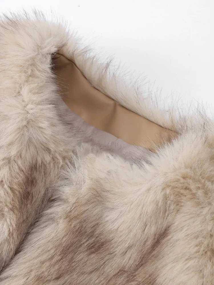 Women Faux Fur Coat Autumn Winter High Quality Fluffy Short Jacket Ladies Furry Fashion 241104