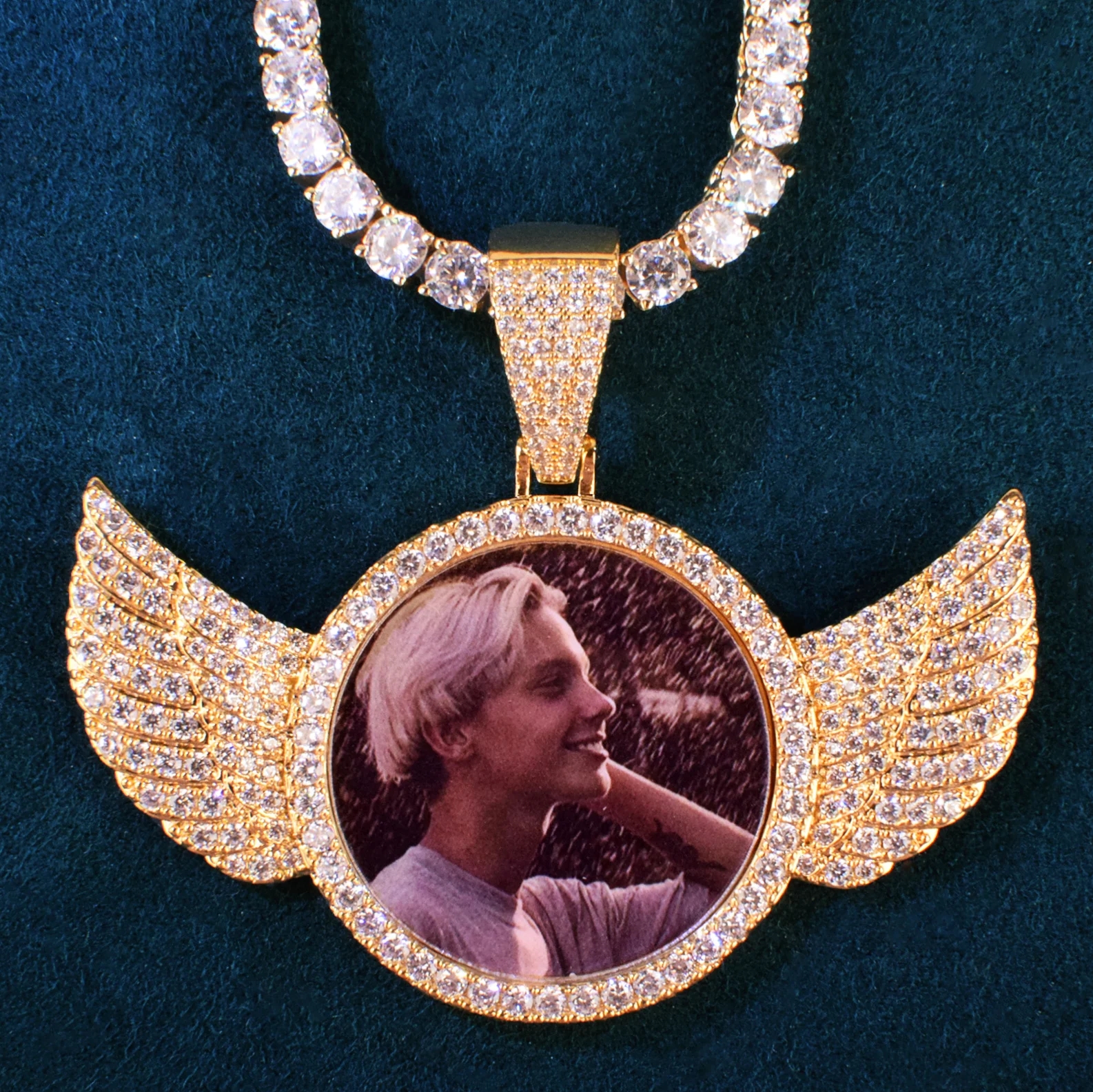 Hip-Hop Custom Angel Wing Photo Pendant: Personalized Memory Circle Picture Chain dh910320090