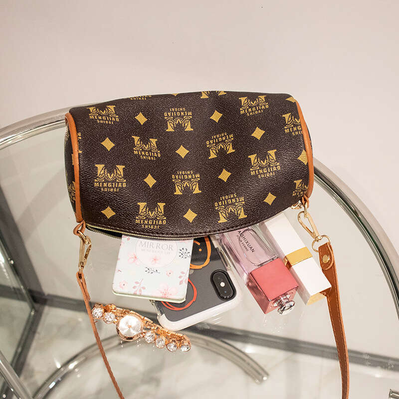Designer Bag New Vintage Letter Printing Cylinder Bag Elegant And Elegant One Shoulder Crossbody Bag Crossbody Bags For Women
