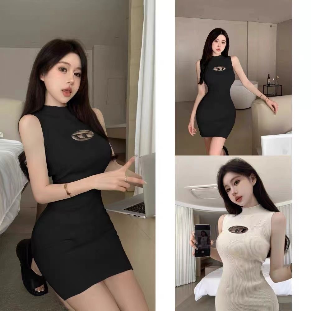 2024 new sleeveless knitted dress women's new slim-fit black and white skirt package hip skirt slim-fit long skirt