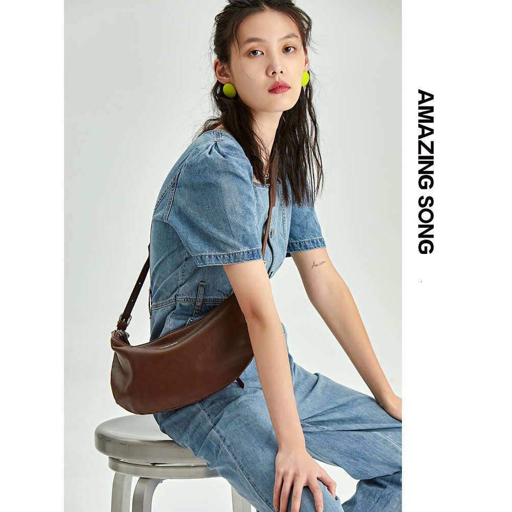 Amazing Song Soft Leather Crossbody Bag Fanny Chic Simple Chest Pack