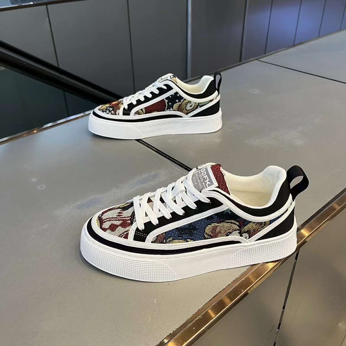 Thick soled for summer 2024, new breathable teddy bear printed canvas shoes, trend versatile men's casual shoes