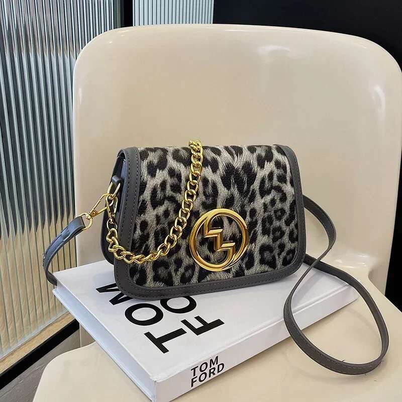 Designer Bag 2025 Fashion Women's Shoulder Bag, Travel Armpit Bag, Trendy Handbag, New Fashionable Women's Crossbody Bag