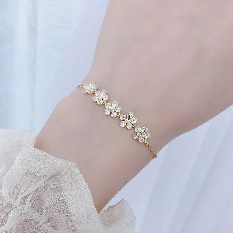 Korean hot fashion jewelry 14K real gold copper plated AAA zircon inlaid bracelet with floral elasticity adjustable temperature bracelet X241106