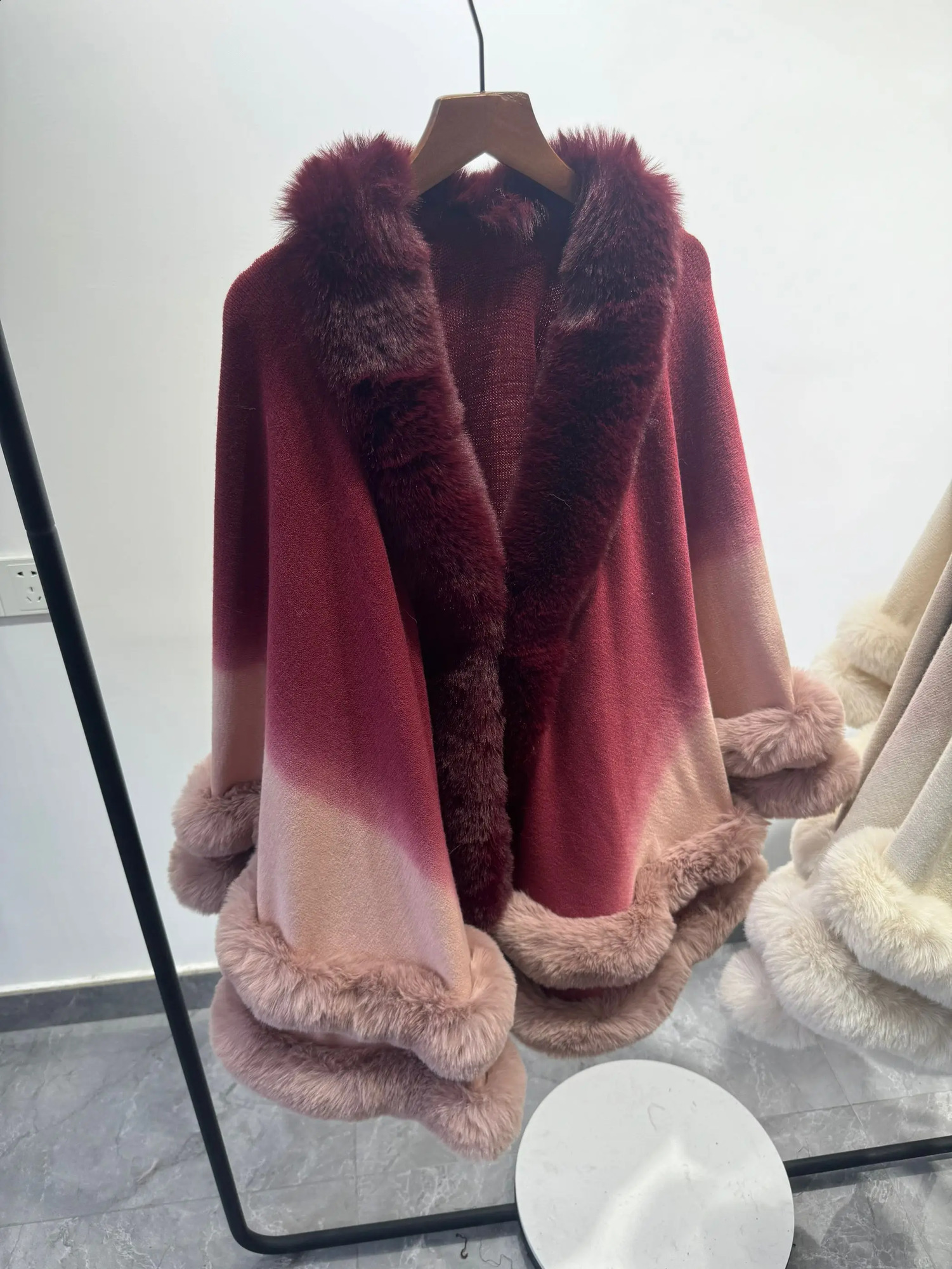 Winter 2 Circle Faux Fur Collar Big Pendulum Shawl Overcoat Loose Cloak Women Warm Gradient Colors Cashmere Poncho Capes 241105