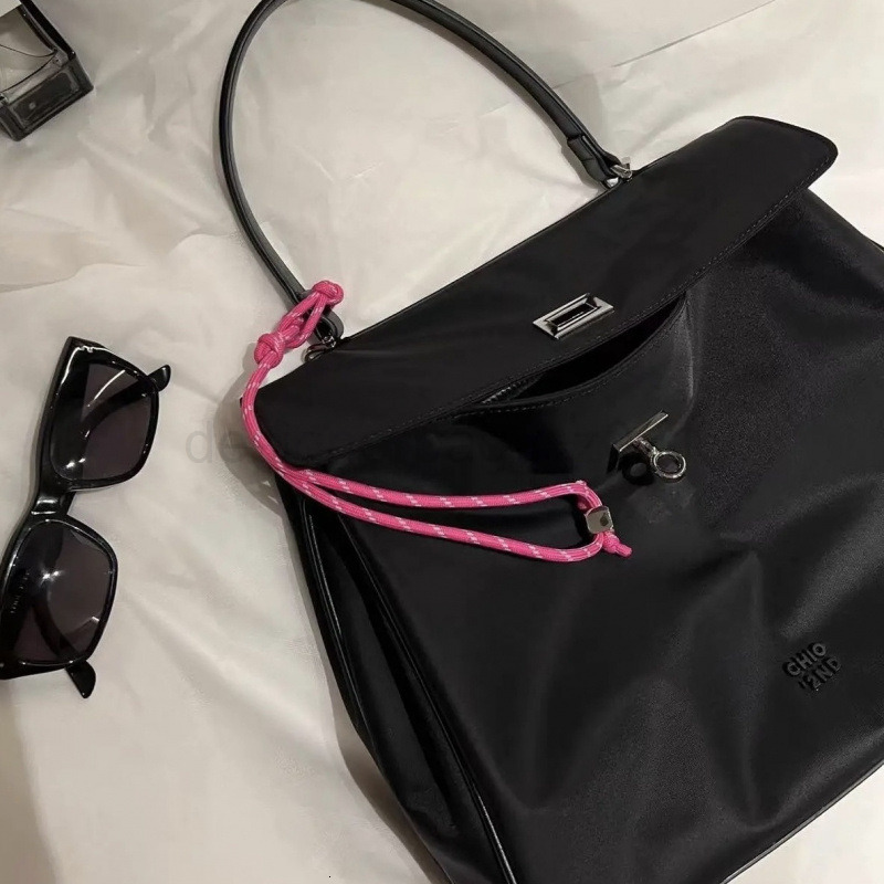Classic Designer Bag Fashion 10a Top Nikiduncks Woman Handbagevening Bags 2024 New Handheld Single Shoulder Crossbody