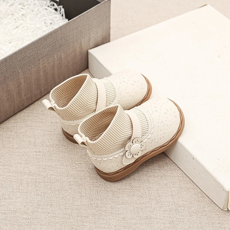 Baby girl autumn big flower boots soft sole knitted sock boots suitable for young children and women little princess exterior shoes 241106