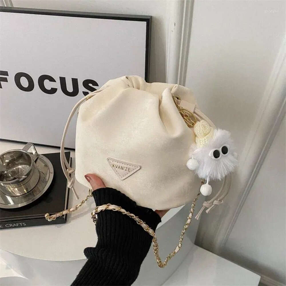 Shoulder Bags Fashion Design Small Women's Chain Crossbody Bag Drawn Western Style Water Bucket 7A90 5996