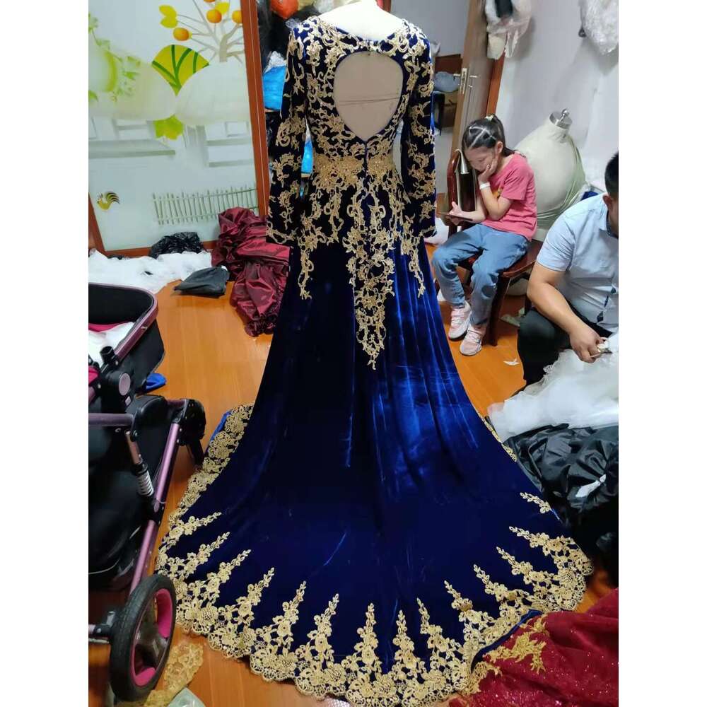 Caftan Marocain Royal Blue Evening Dresses Long Sleeve gold Applique kaftan Prom Dress with Cape Vestidos Formale De bc19730