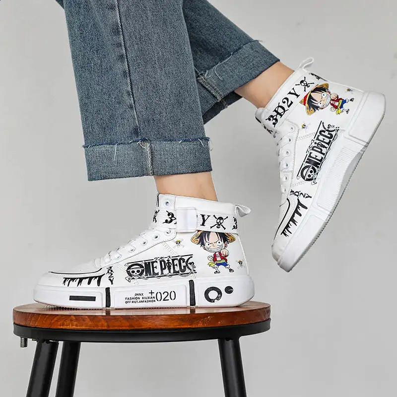 selling fashion top skateboarding shoe suitable for womens comfortable flat anime sports shoes mens anti slip sports shoes 241105