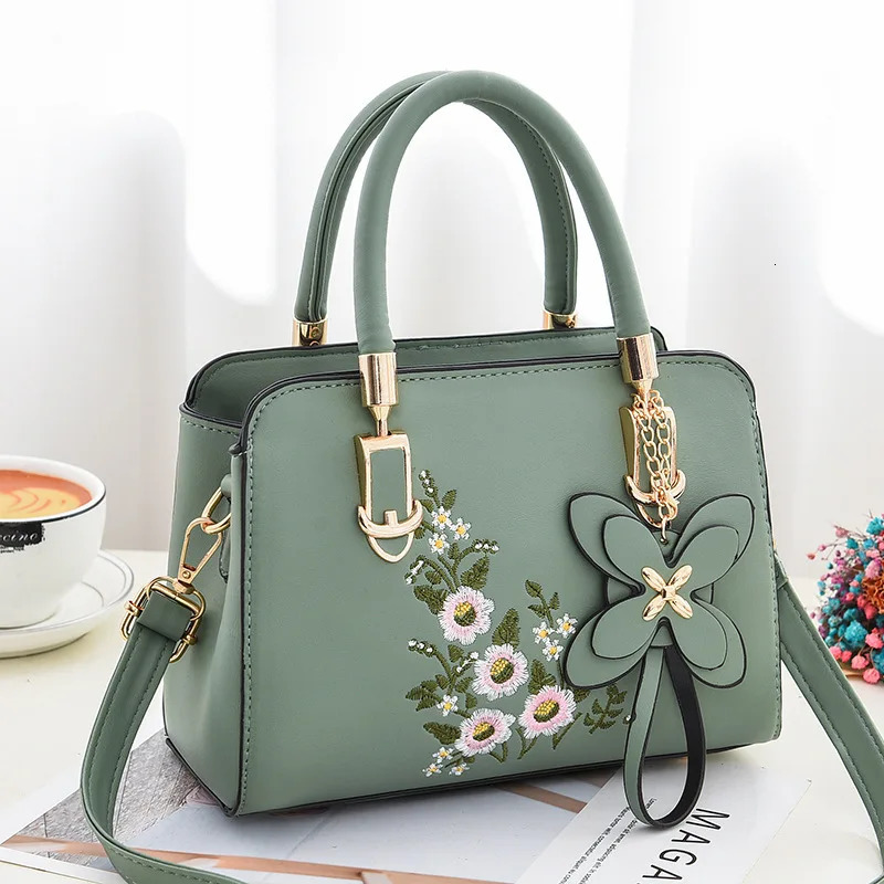 1 embroidered shoulder bag high-quality large capacity PU soft leather handbag fashionable hundred shoulder cross bag241106