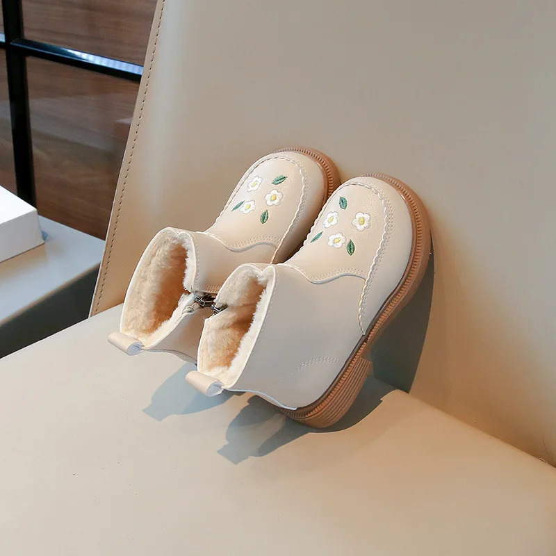 Children Short Boots for Girls Autumn Winter Princess Embroidery Flower Ankle Boots Soft Sweet Warm Plush Kids Booties 241106