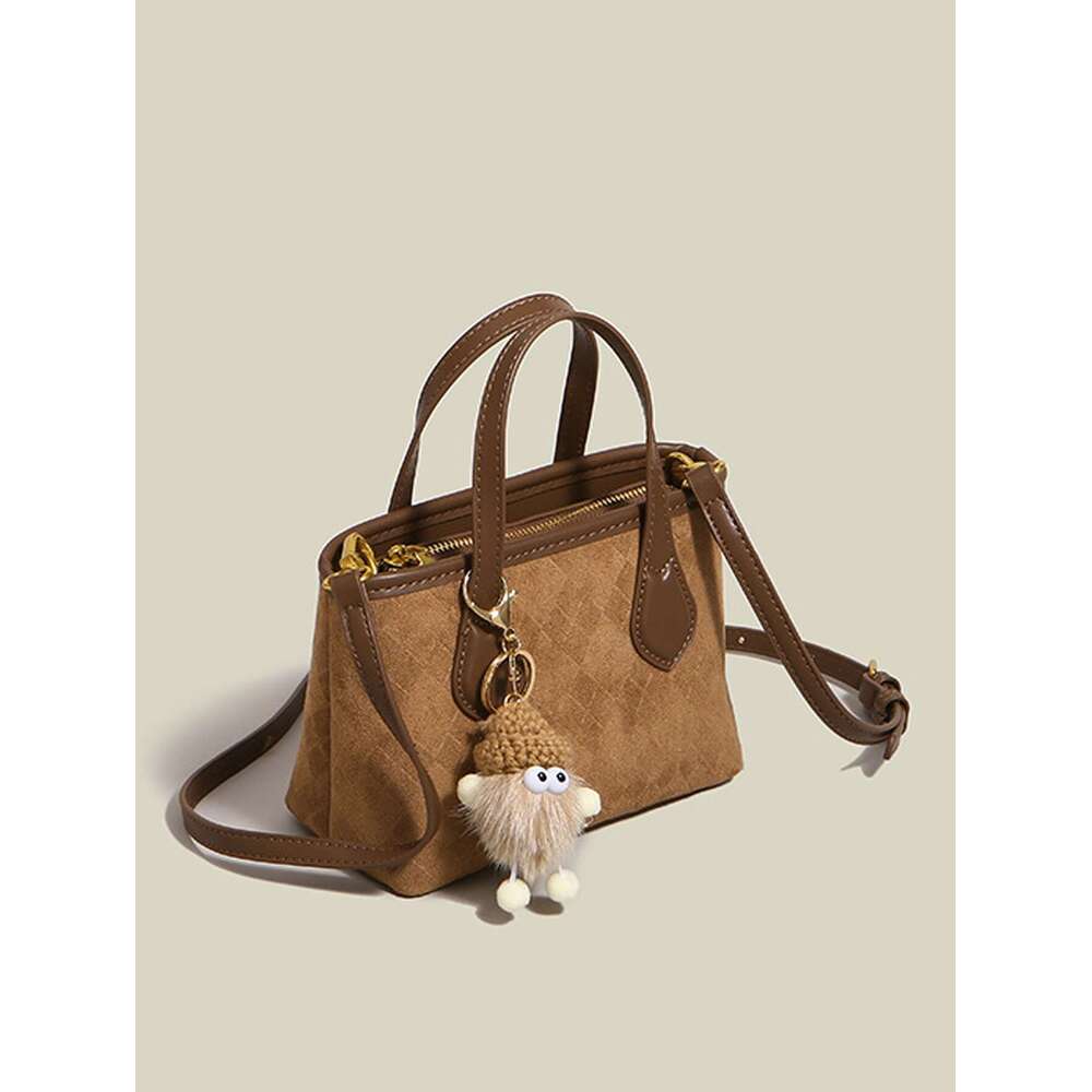 Designer Bag 2024 Premium Matte Handheld Women's Bag Women's Fashion Versatile Retro One Shoulder Crossbody Bag Water Bucket Bag